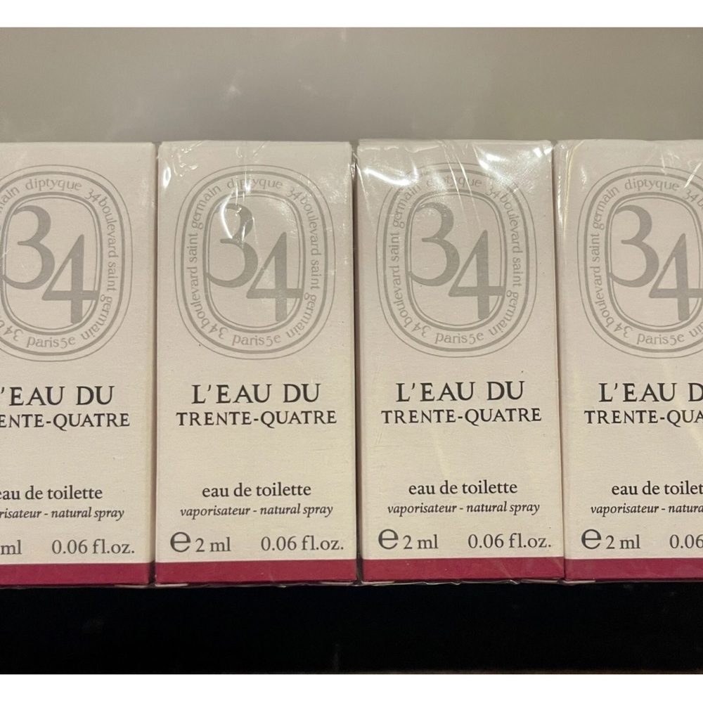 Lot Of 24 DIPTYQUE 34 L'eau Du Trente-Quatre Eau De Toilette Sample 2ml /.06oz